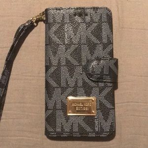 Michael Kors IPhone 7 Plus wallet phone case